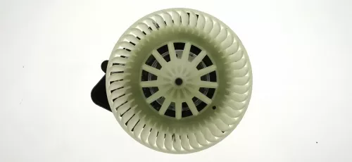 3 PINS AM MOTOR/ + EINGEBAUTER WIDERSTAND/ BEHR